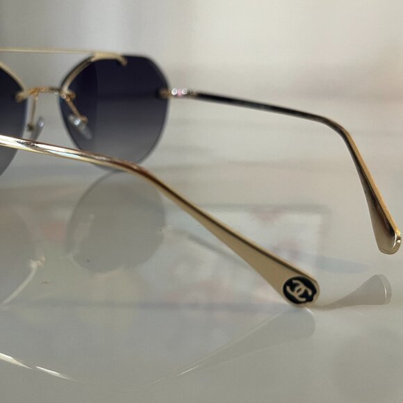 CHANEL CH052 Rimless Sunglasses | Gold | Pristine Condition - Picture 12 of 13
